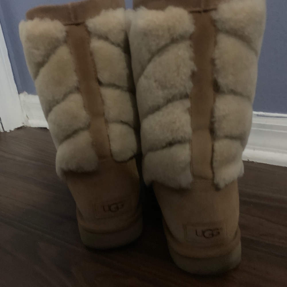 Tan/Brown Tall Uggs